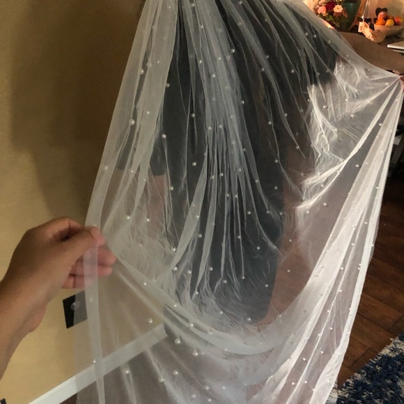 Wedding vail with pearls - Picture 9 of 10